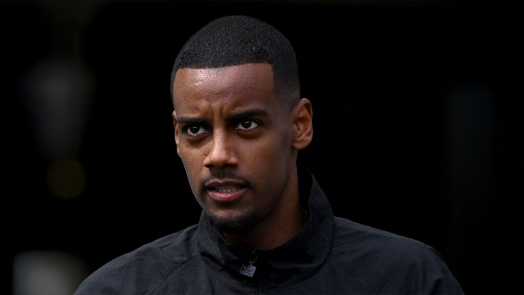 Alexander Isak surgery and extent of injury made public in official Liverpool statement