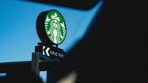 Are Starbucks, Dunkin’, and McDonald’s Open on New Year’s 2026: Which Chains Are Open and Closed?