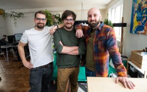 Druhý startup, druhý exit. Češi tvoří konkurenci Lovable, po necelém roce se prodali za stovky milionů