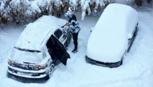 Heavy snow in Poland leaves drivers stranded ahead of New Year’s celebrations