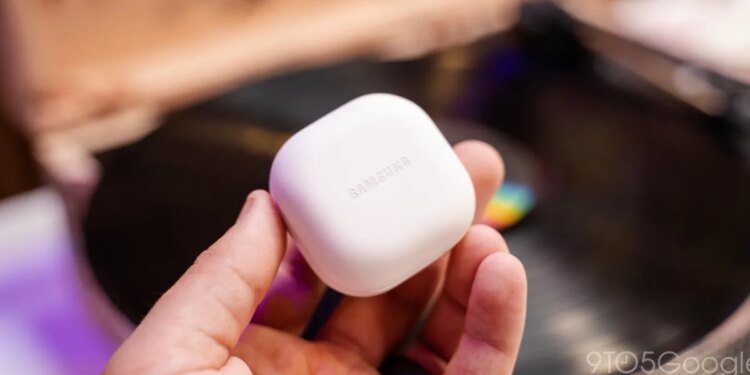 Galaxy Buds 4 goes back to old charging case is latest leak