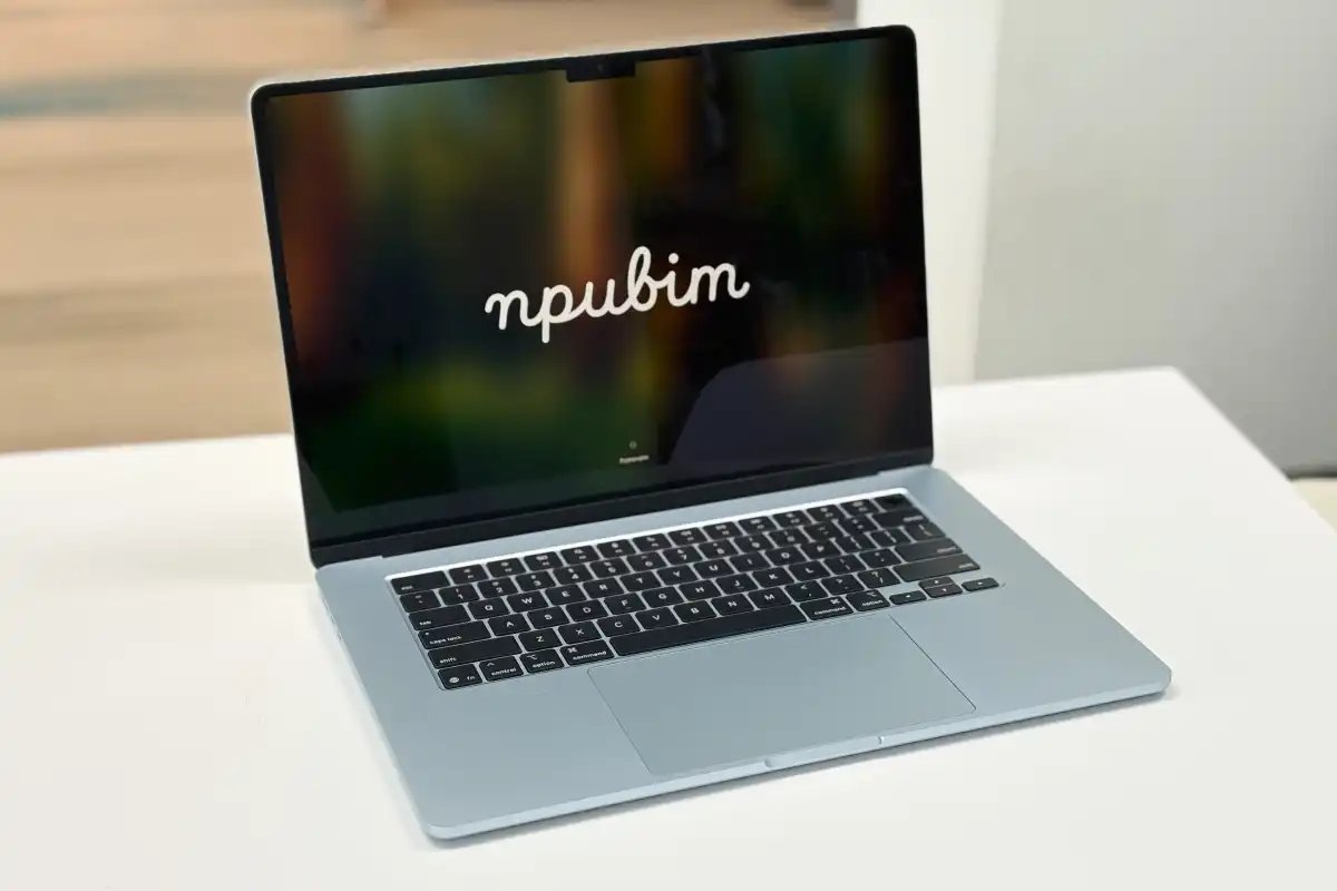 M4 MacBook Air Sky Blue npubim