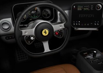 Ferrari Luce interior