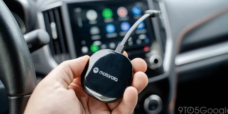 'Motorola MA2' wireless Android Auto adapter leaks [Gallery]