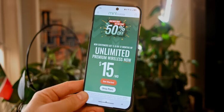 Mint Mobile's $15/mo Unlimited deal is the best plan for your Pixel or Galaxy