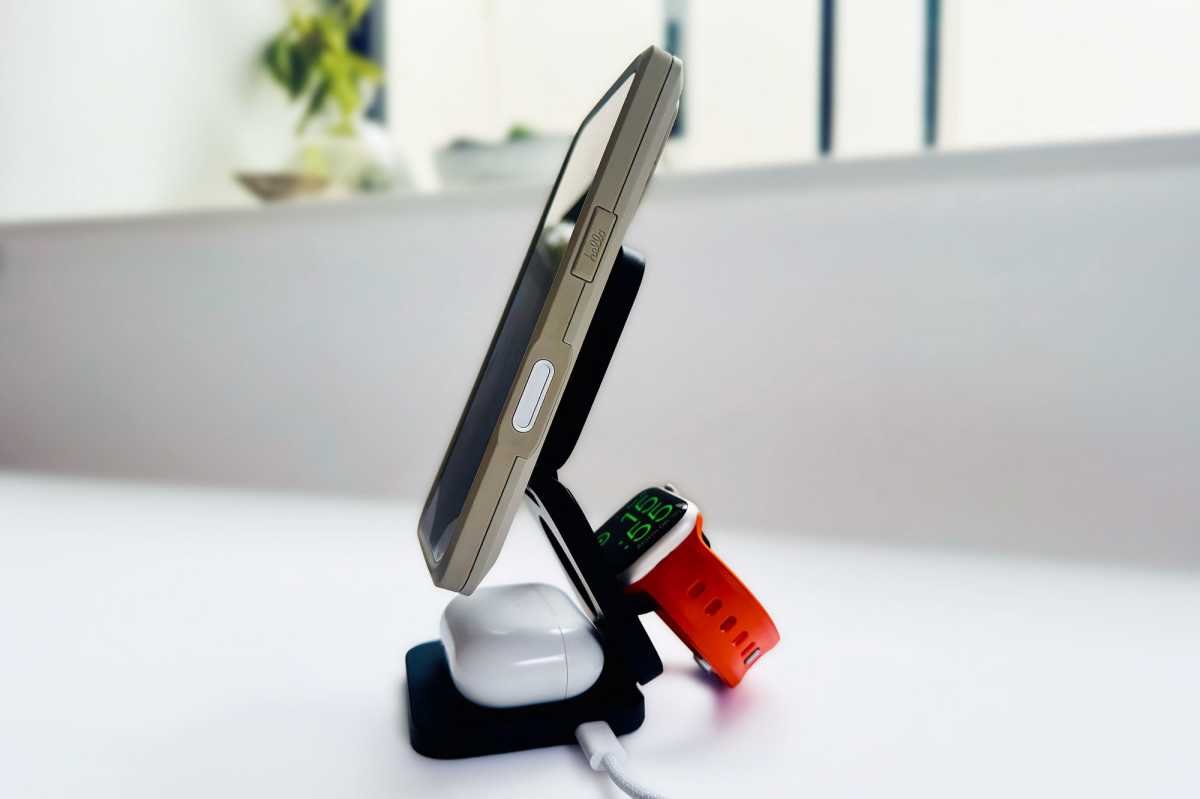 Kuxiu X55 Turbo 3-in-1 Charger with iPhone, Apple Watch, AirPods