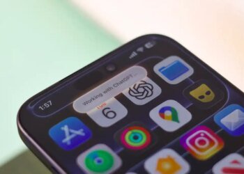 Siri working with ChatGPT on iOS