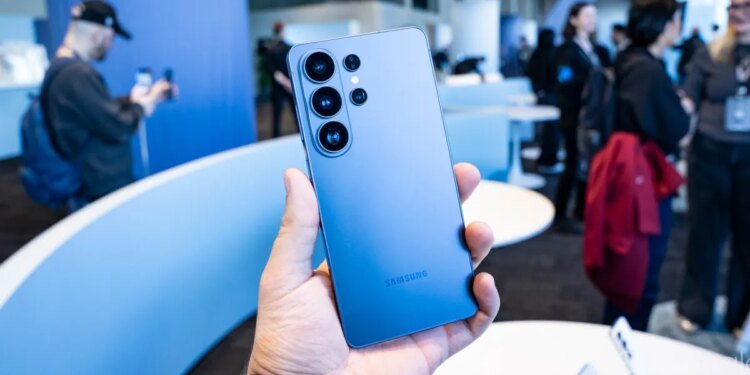 Samsung's Qi2 excuse on Galaxy S26 ignores the problem