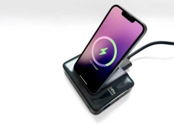 Baseus Nomos Charging Station 245W iPhone portrait