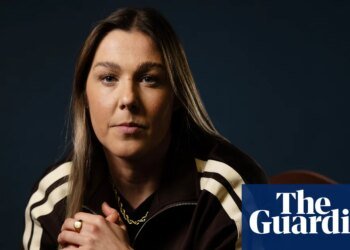 Mary Earps says she ‘learned some tough lessons’ from book backlash | Mary Earps