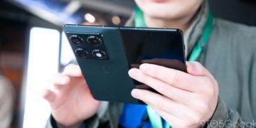 Gorilla Glass Ceramic 3 survives years of drops, starts on Razr Fold