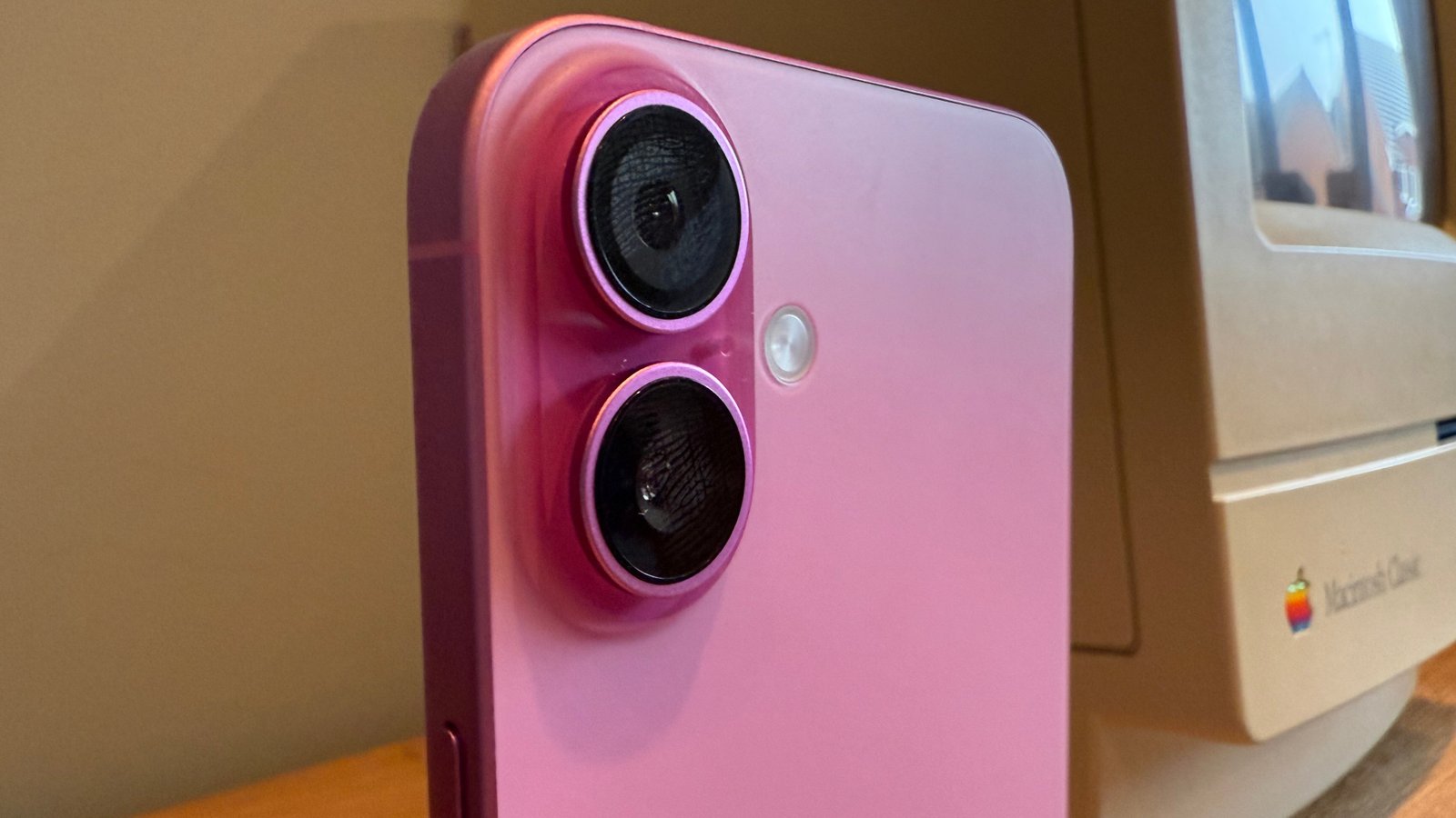 Apple iPhone 16 Plus - Best phone for seniors 