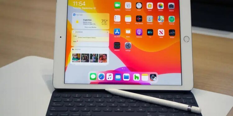 Apple iPad (2019) 7th Gen 32GB Wi-Fi Space Gray (Refurbished)