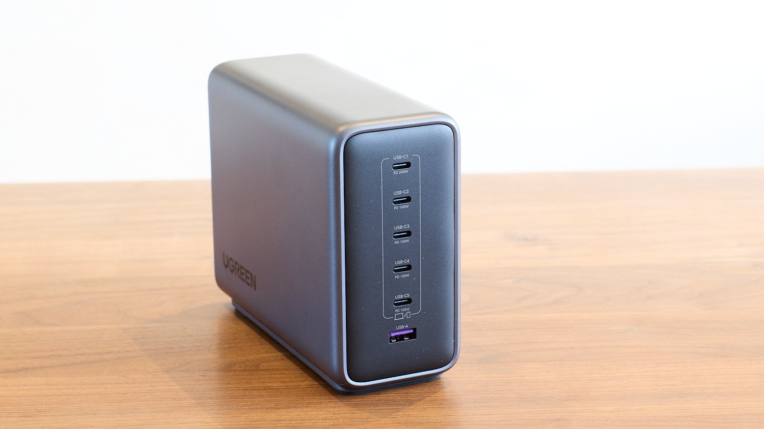 Ugreen Nexode 500W – Most powerful desktop charger