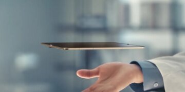 Here's how to build a crease-less foldable, according to Oppo