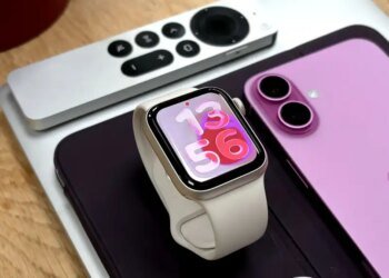 Apple Watch SE 3 review hero shot