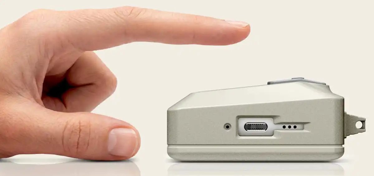 Spigen Classic LS AirPods Pro 3 Case Click