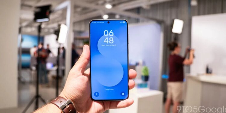 Samsung forced to switch Galaxy FE OLED supplier to save money