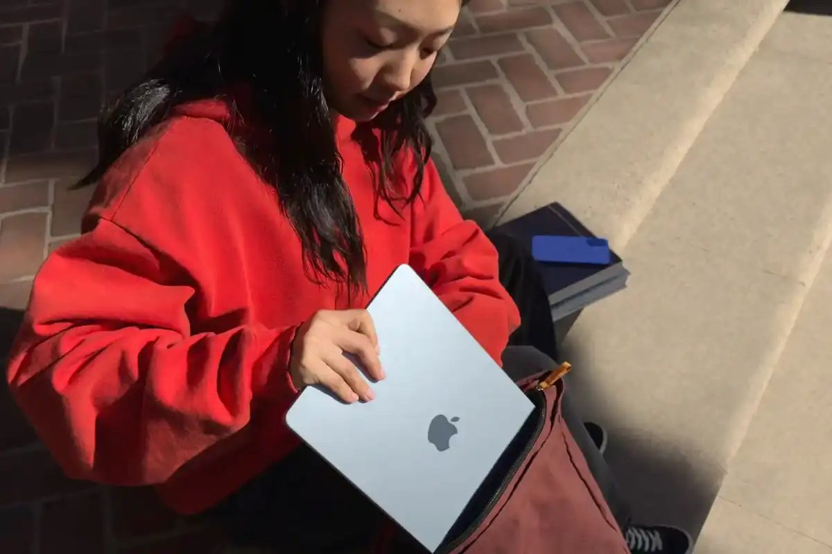 Which MacBook or Mac is best for students 