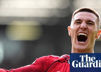 Sesko streak continues as Manchester United fight off 10-man Crystal Palace | Premier League